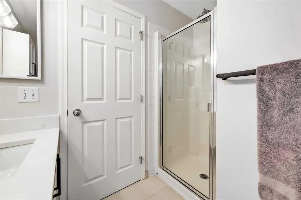 1 Cougarstone Villas SW