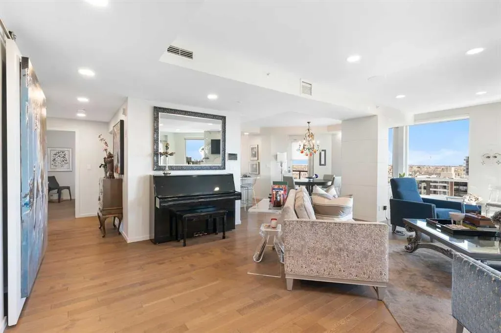 228 26 Avenue SW, #1004