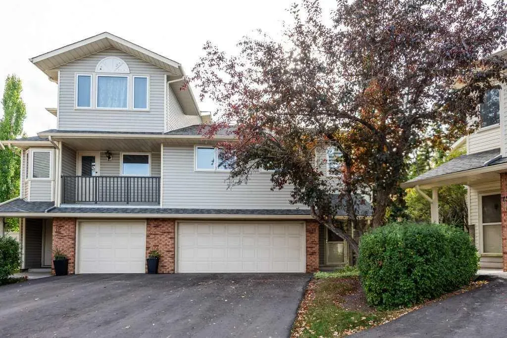 17 Millrise Lane SW
