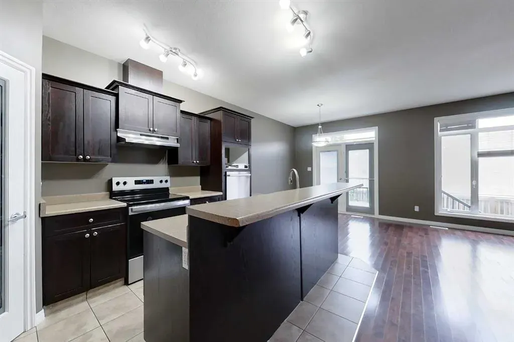 1600 Main Street SW, #123