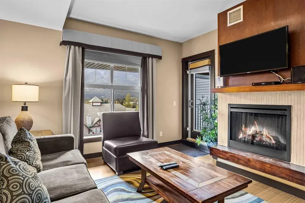1818 Mountain Avenue, #313(C)