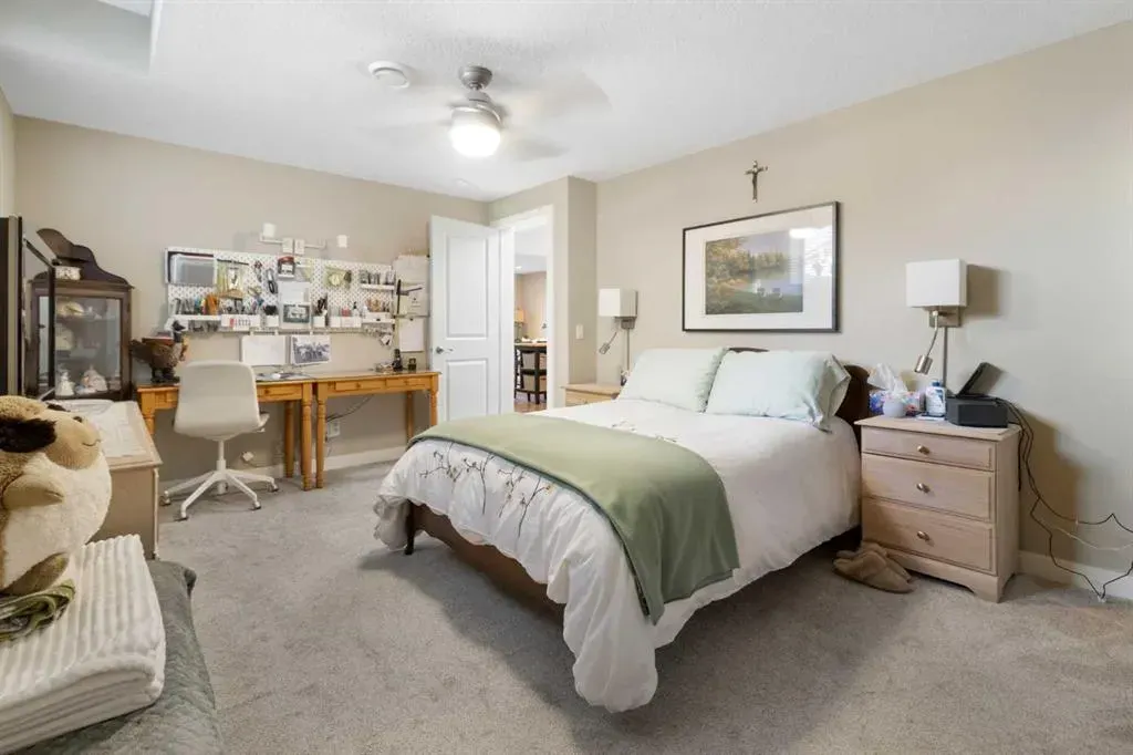 33 Silverado Crest Bay SW