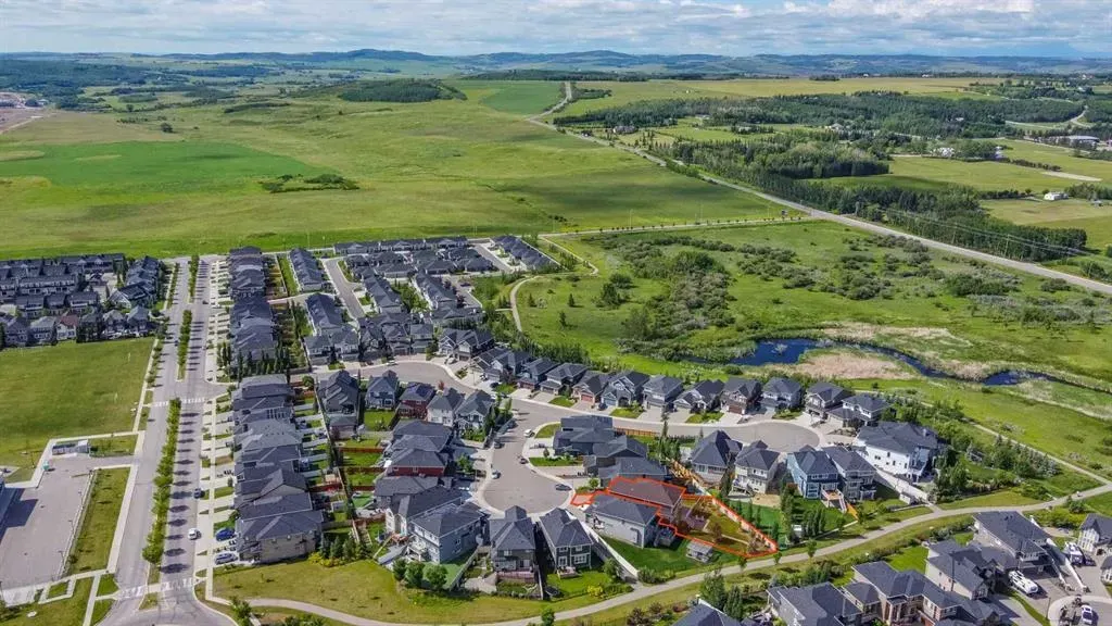 33 Silverado Crest Bay SW