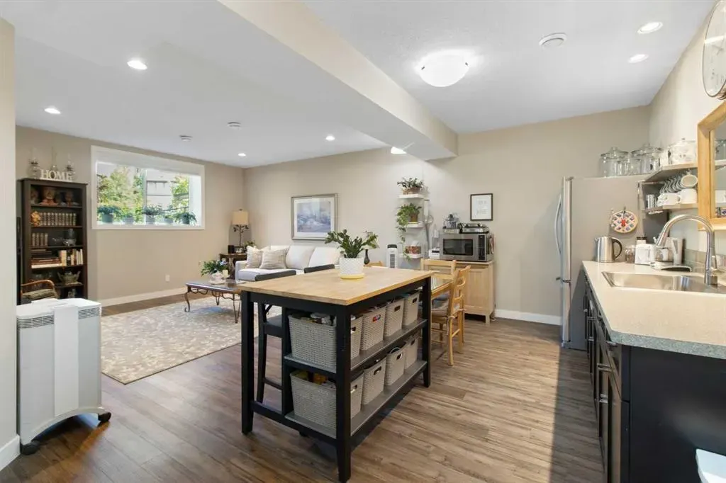 33 Silverado Crest Bay SW