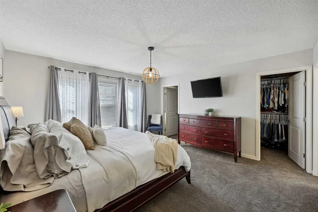 272 Kingsmere Cove SE