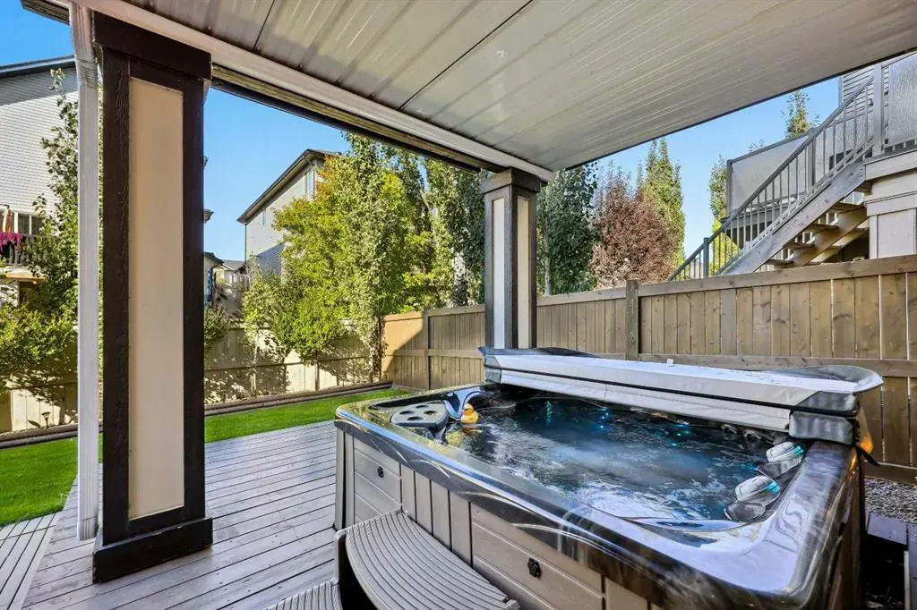 272 Kingsmere Cove SE