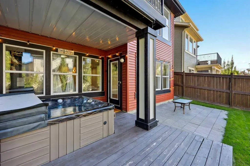 272 Kingsmere Cove SE