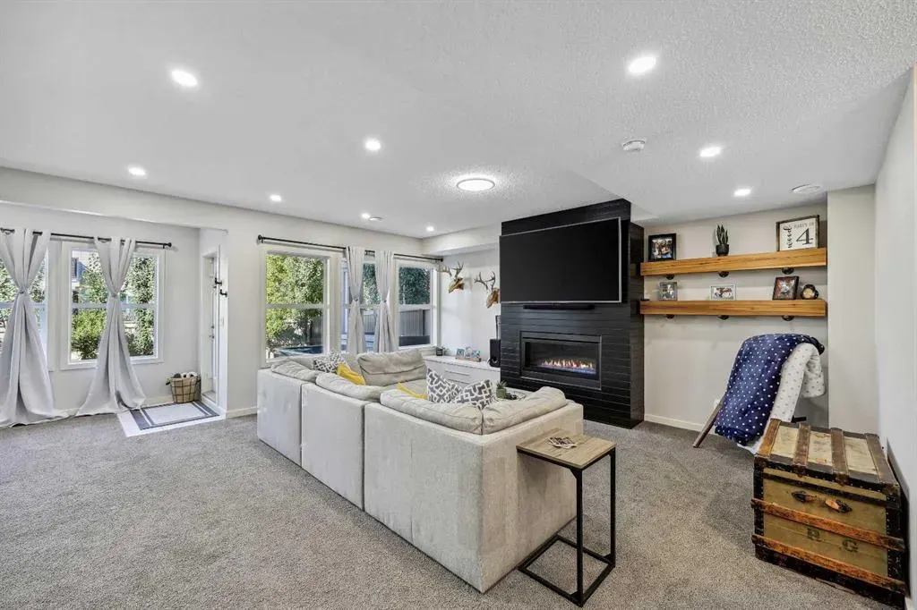 272 Kingsmere Cove SE