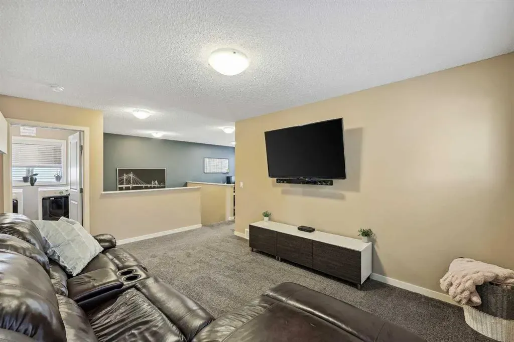 272 Kingsmere Cove SE