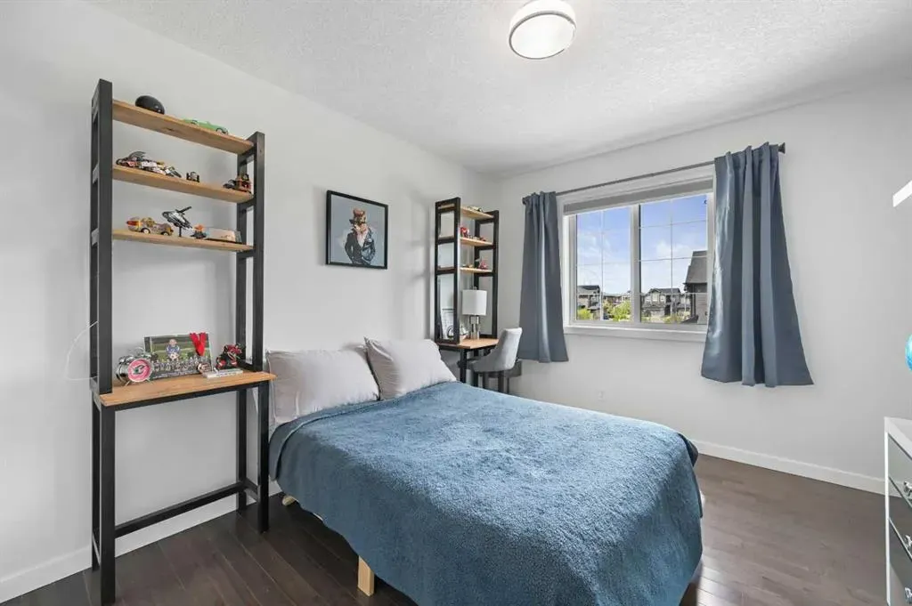 21 Cougar Ridge Close SW