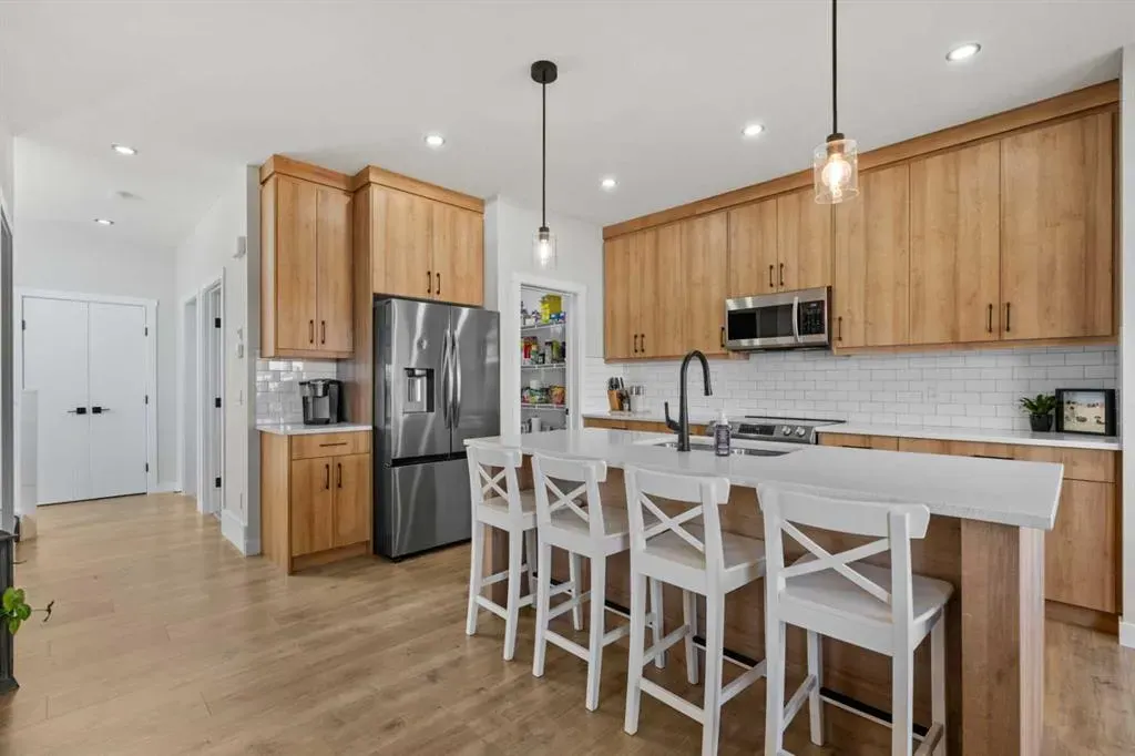 702 Edgefield Crescent