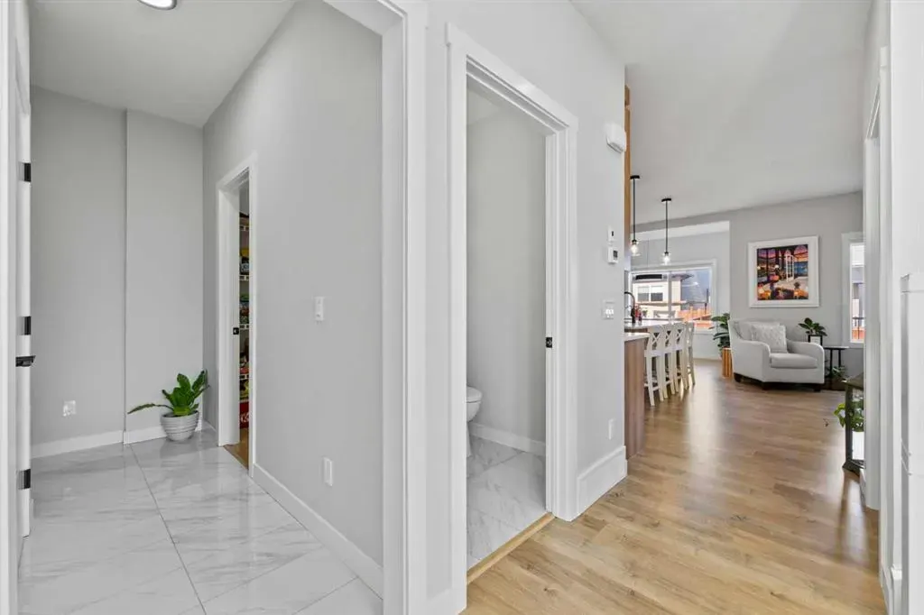 702 Edgefield Crescent