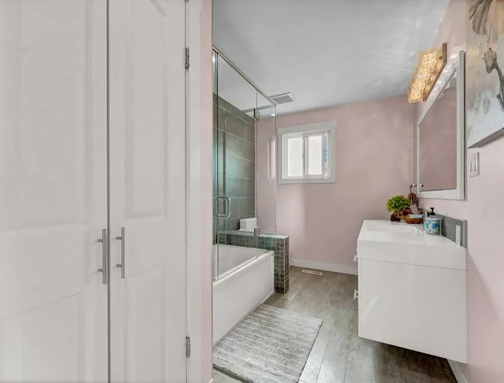 55 Rossland Road SE