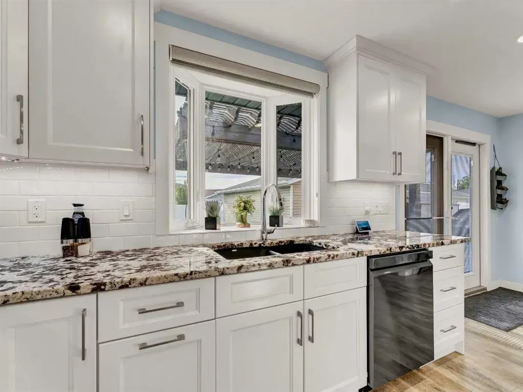 55 Rossland Road SE