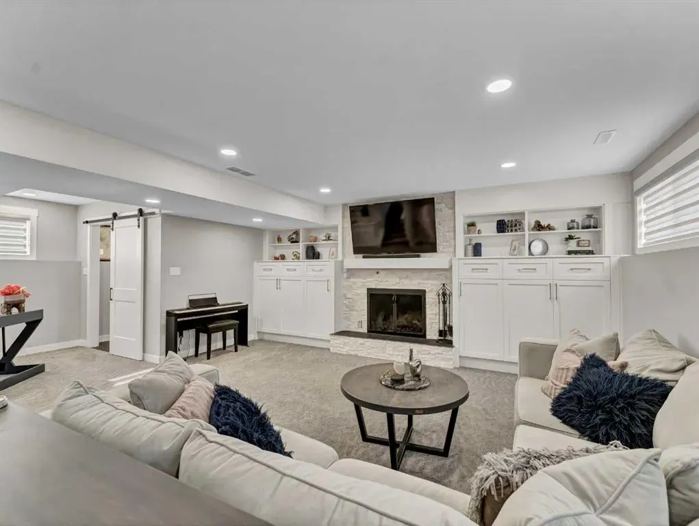 55 Rossland Road SE