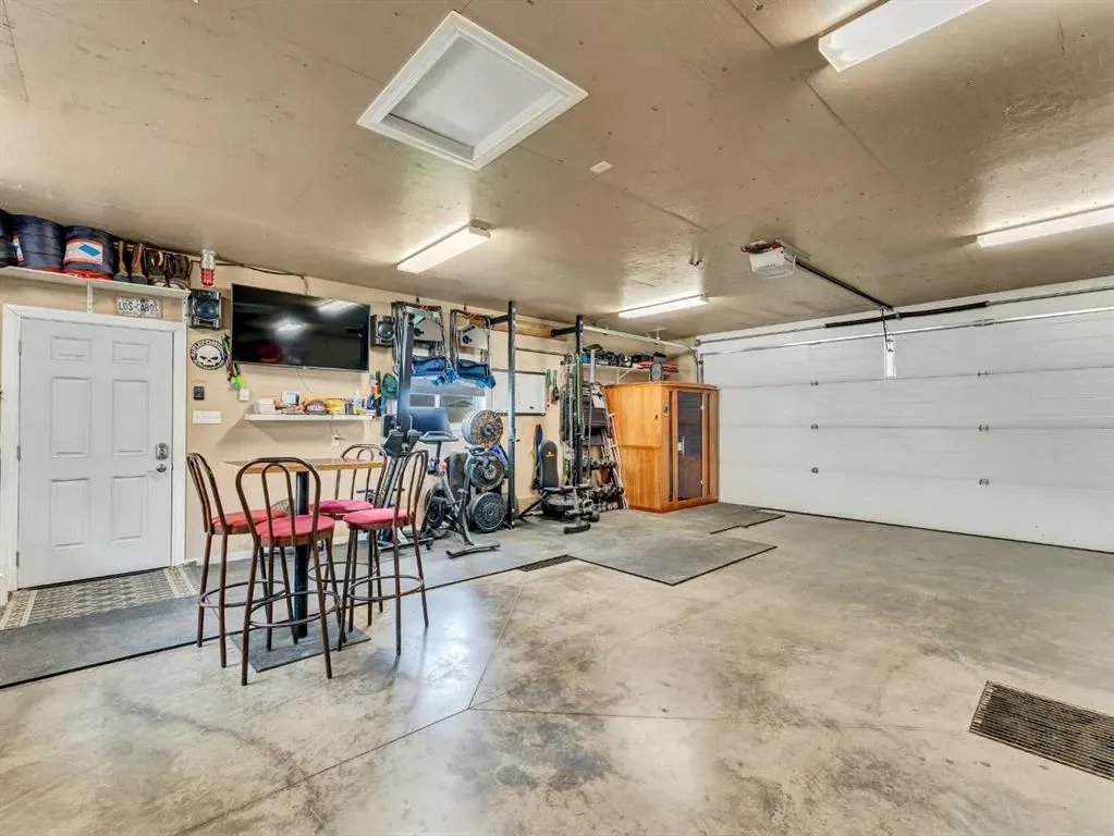 55 Rossland Road SE