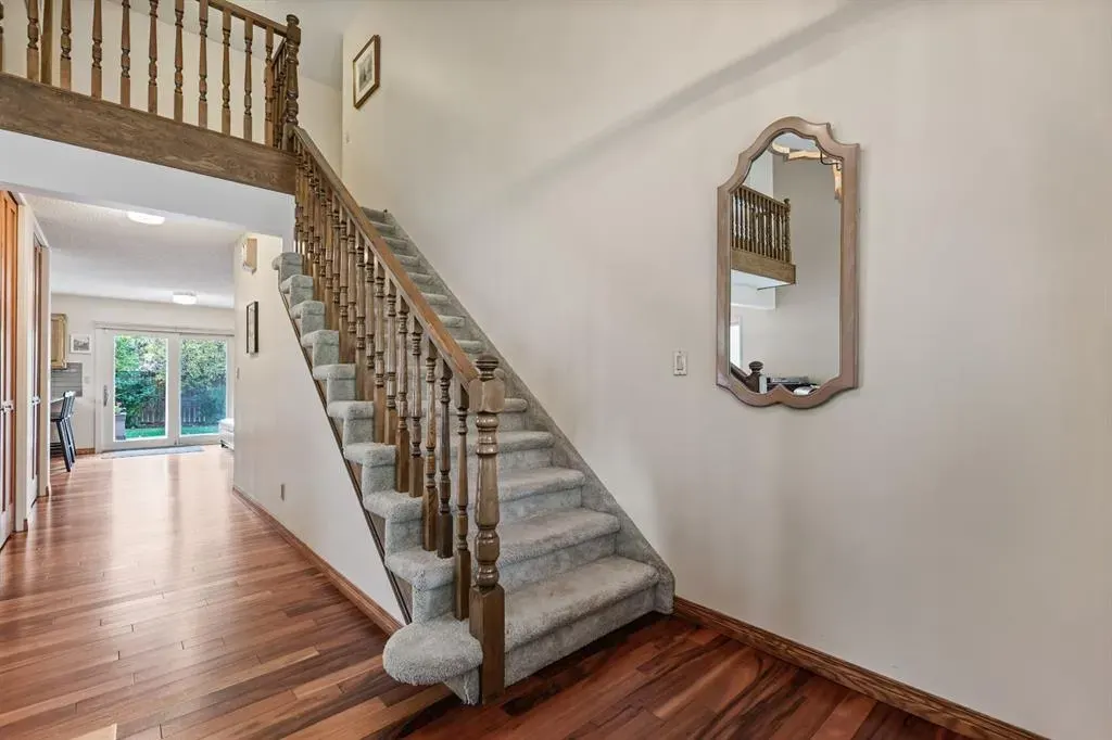 132 Oakmount Road SW