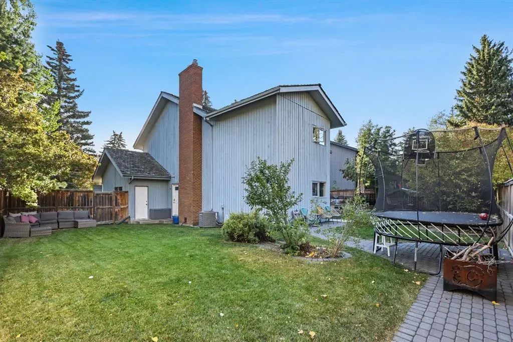 132 Oakmount Road SW