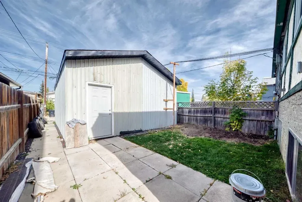 7508 36 Avenue NW