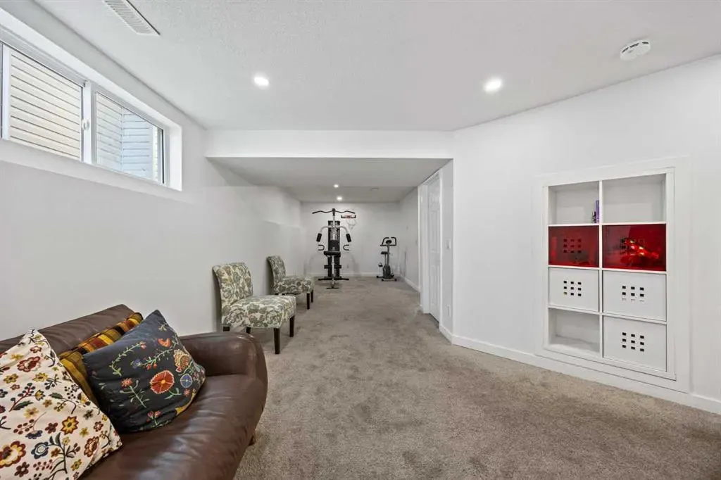 366 Bridleridge View SW