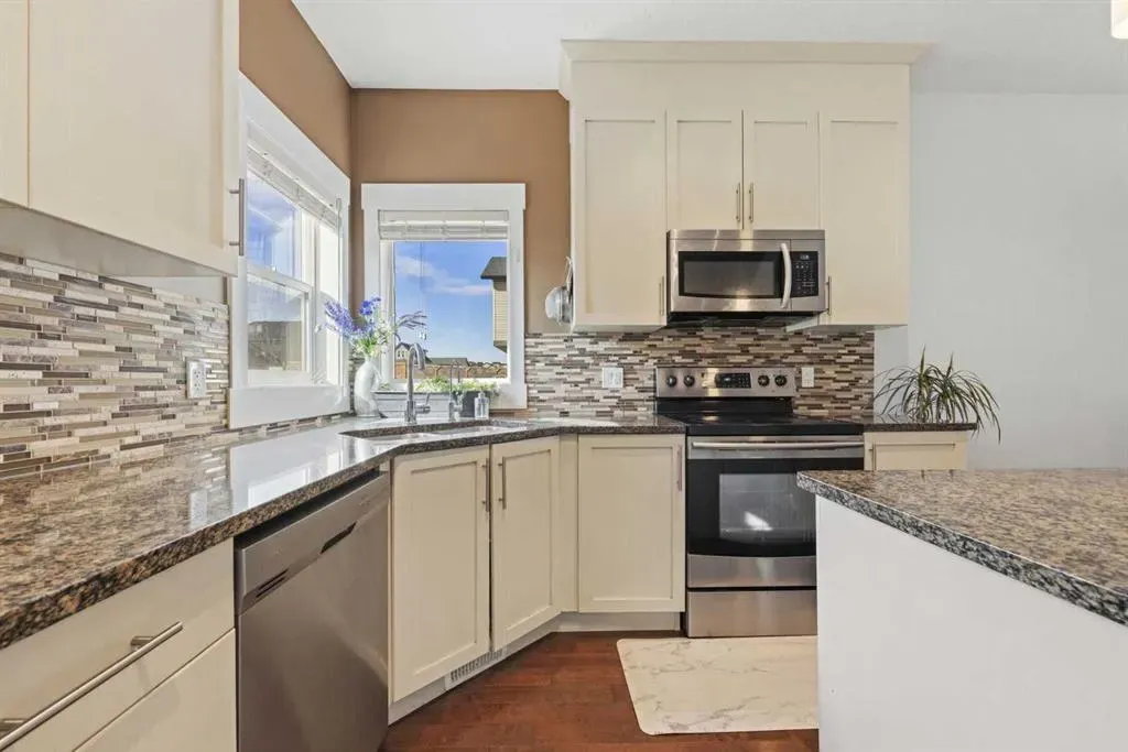 37 Skyview Ranch Manor NE