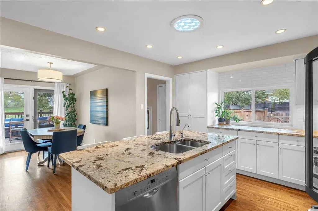 3 Walnut Drive SW