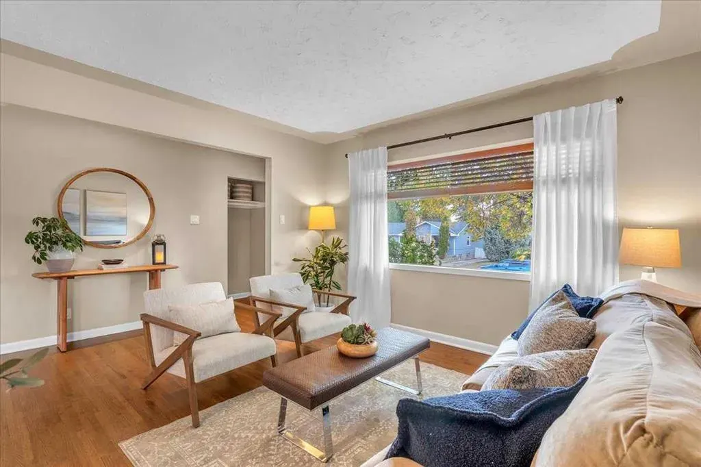 3 Walnut Drive SW