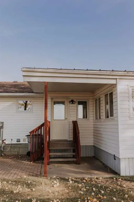317 4 Avenue Crescent