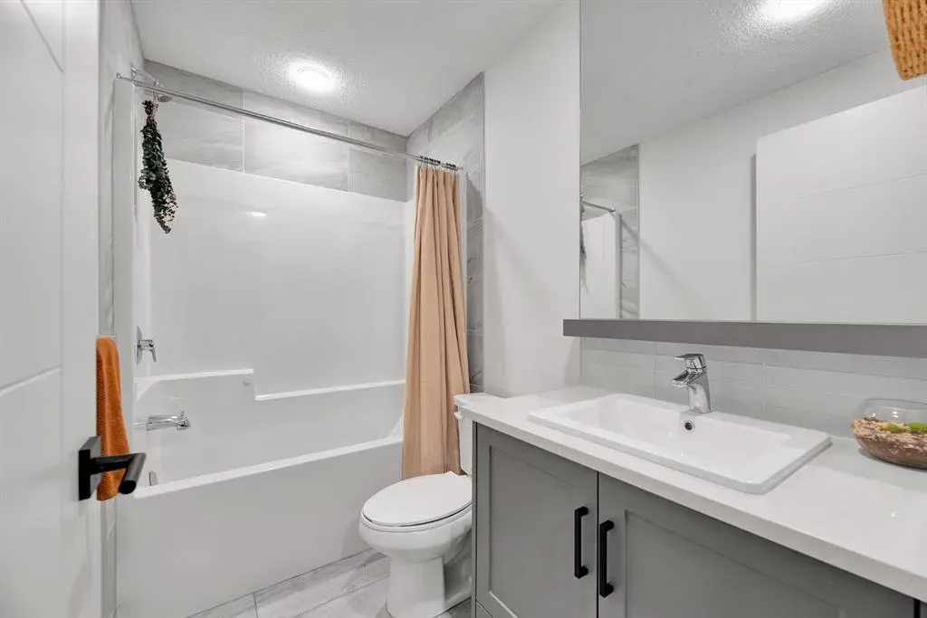 100 Walgrove Court SE, #2108