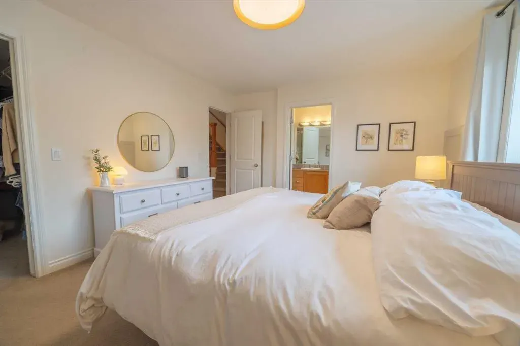 3423 5 Avenue NW, #2