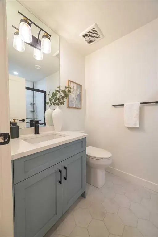 3423 5 Avenue NW, #2