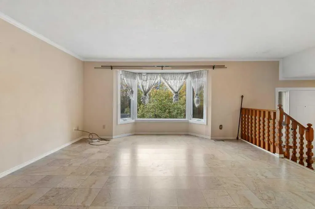 59 Nyman Crescent