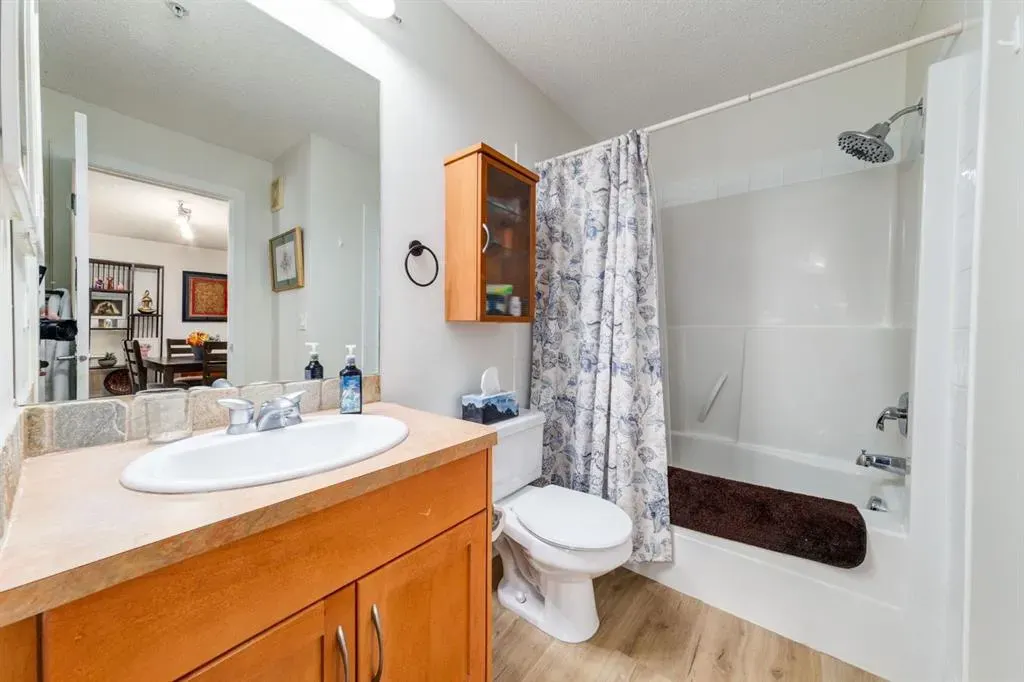 2233 34 Avenue SW, #216