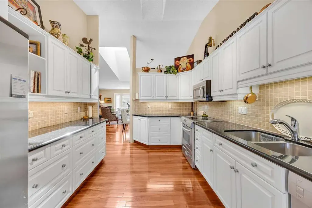 75 Christie Gardens SW