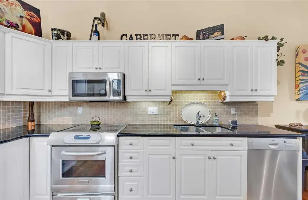 75 Christie Gardens SW