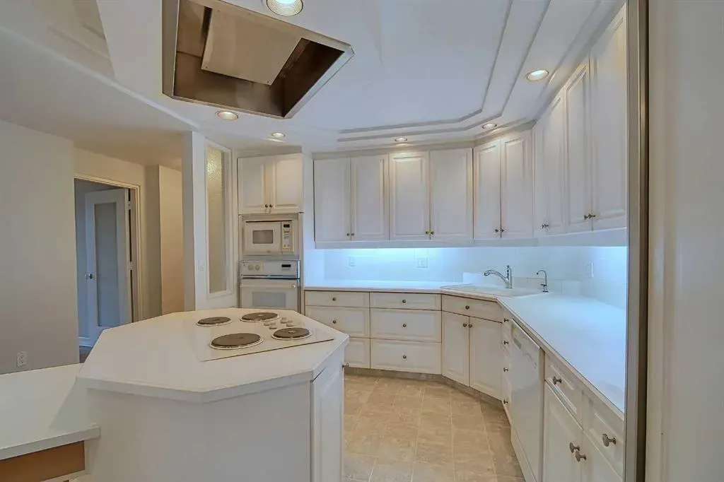 505 Canyon Meadows Drive SW, #101