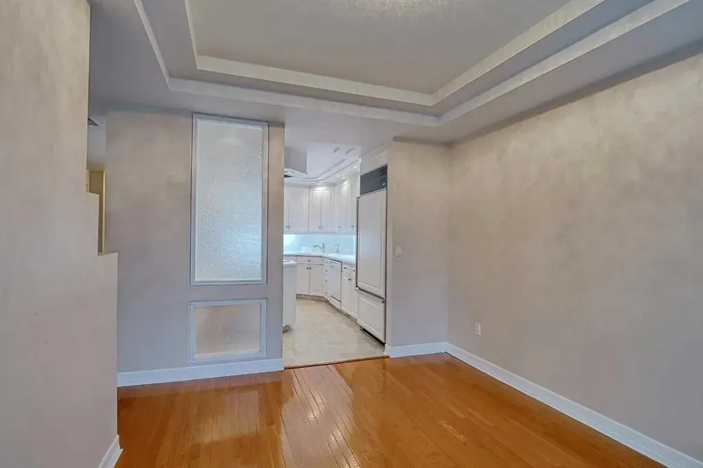 505 Canyon Meadows Drive SW, #101