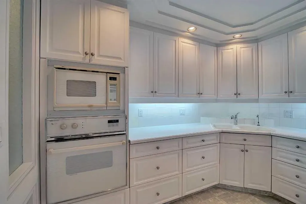 505 Canyon Meadows Drive SW, #101