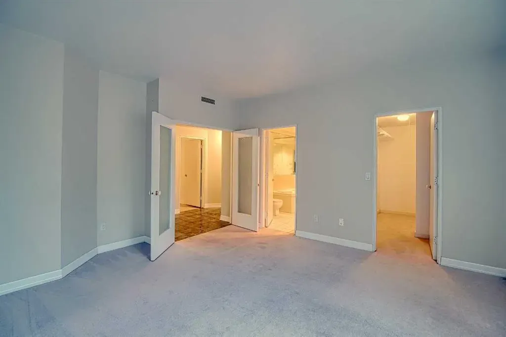 505 Canyon Meadows Drive SW, #101