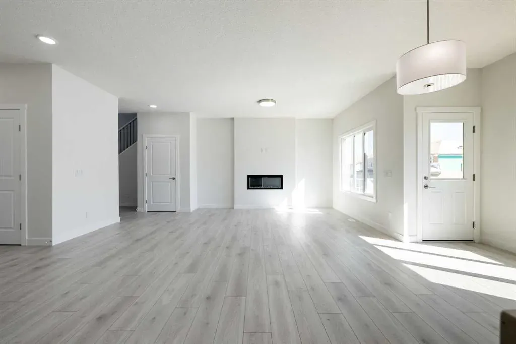 145 Sunstone Way