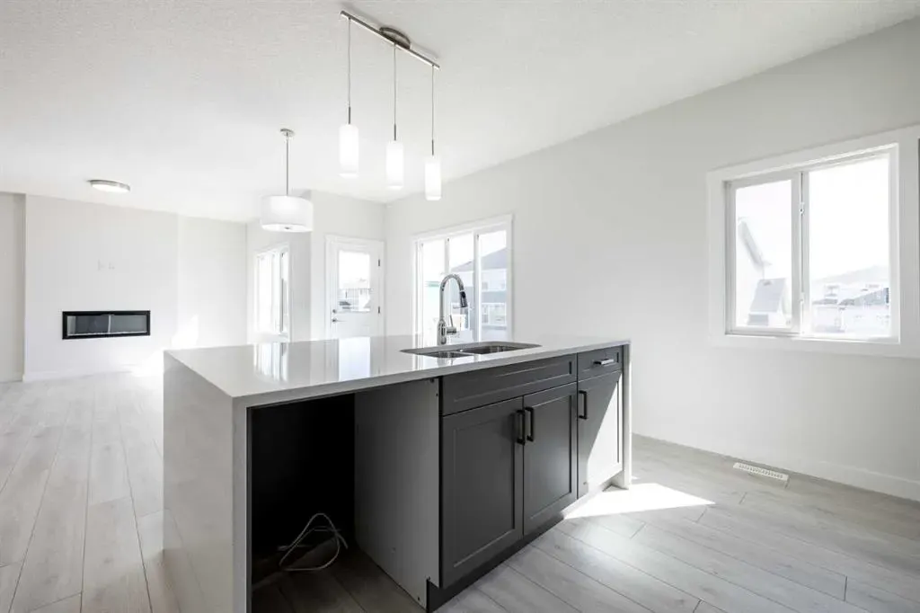 145 Sunstone Way