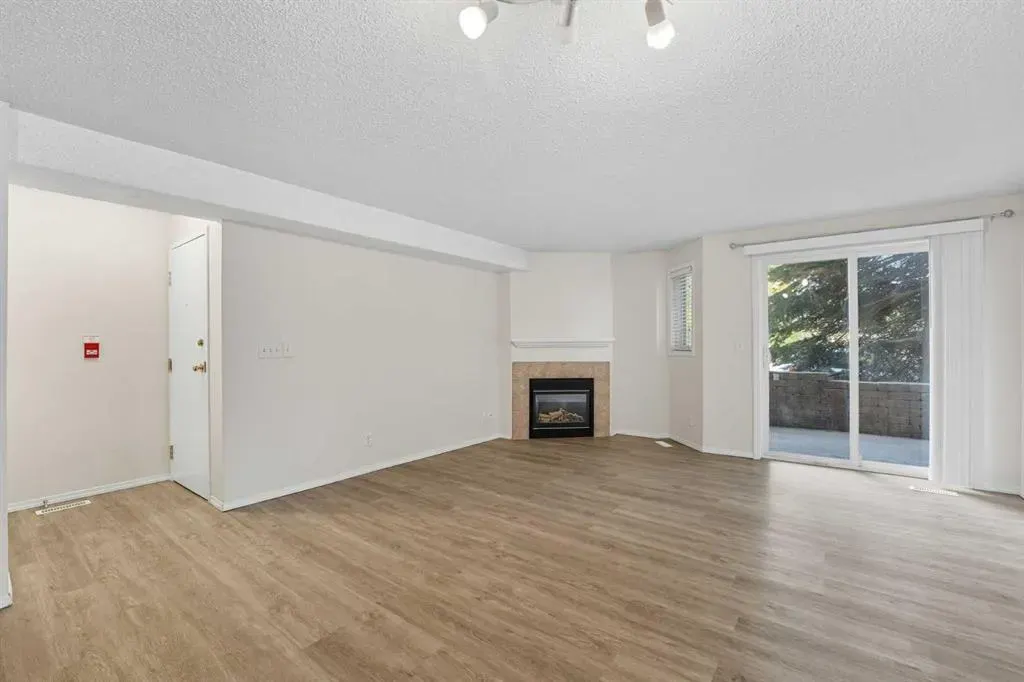 24 2005 Street SW, #101
