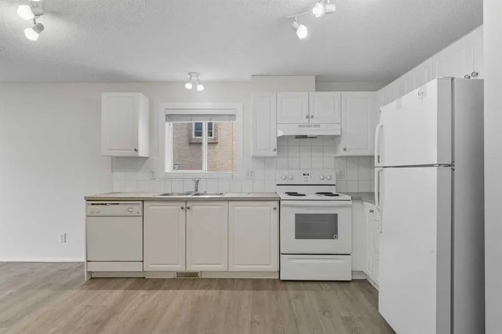 24 2005 Street SW, #101