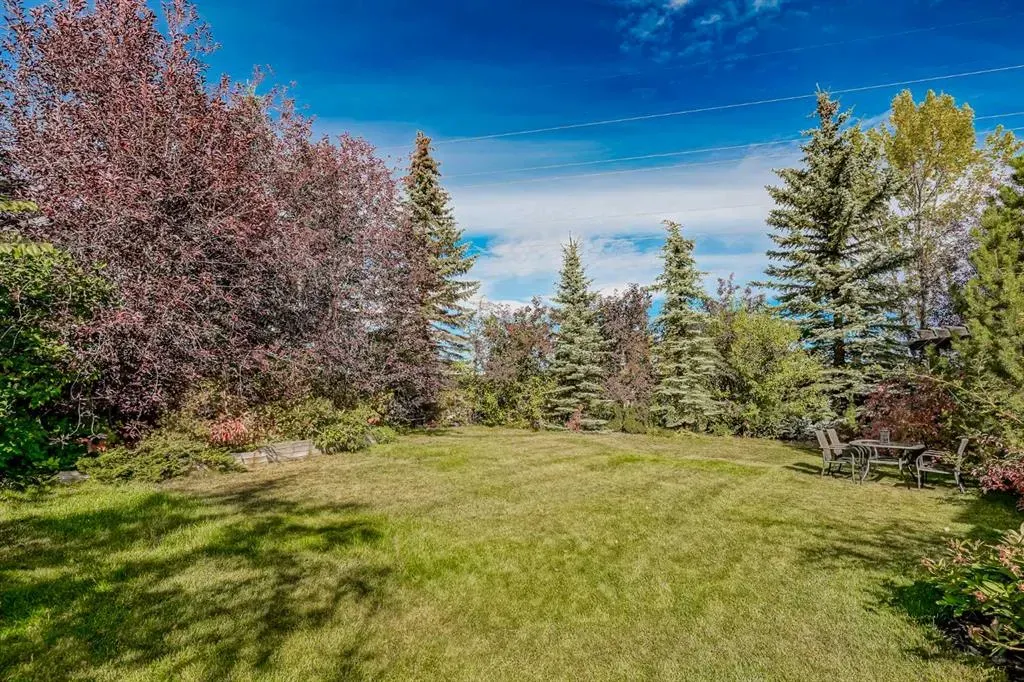 57 Strathlea Grove SW