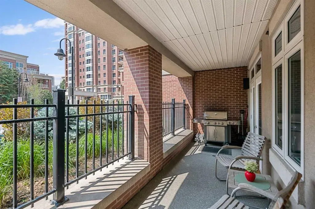 670 PRINCETON Way SW, #105