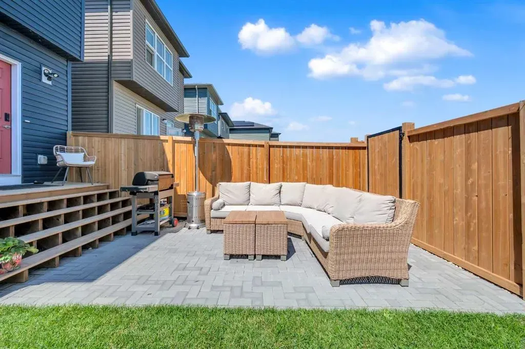 18 Wolf Creek Rise SE