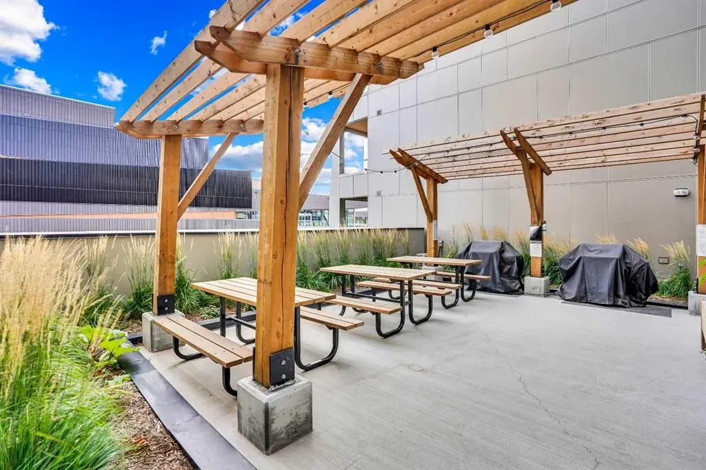 3932 University Avenue NW, #214