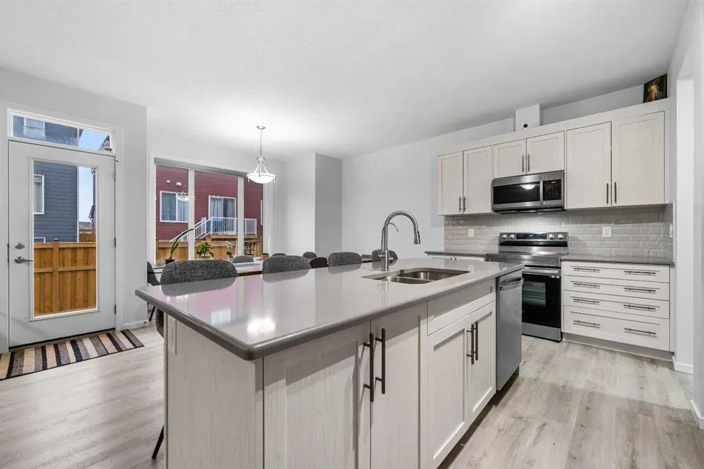 281 Yorkville Road SW