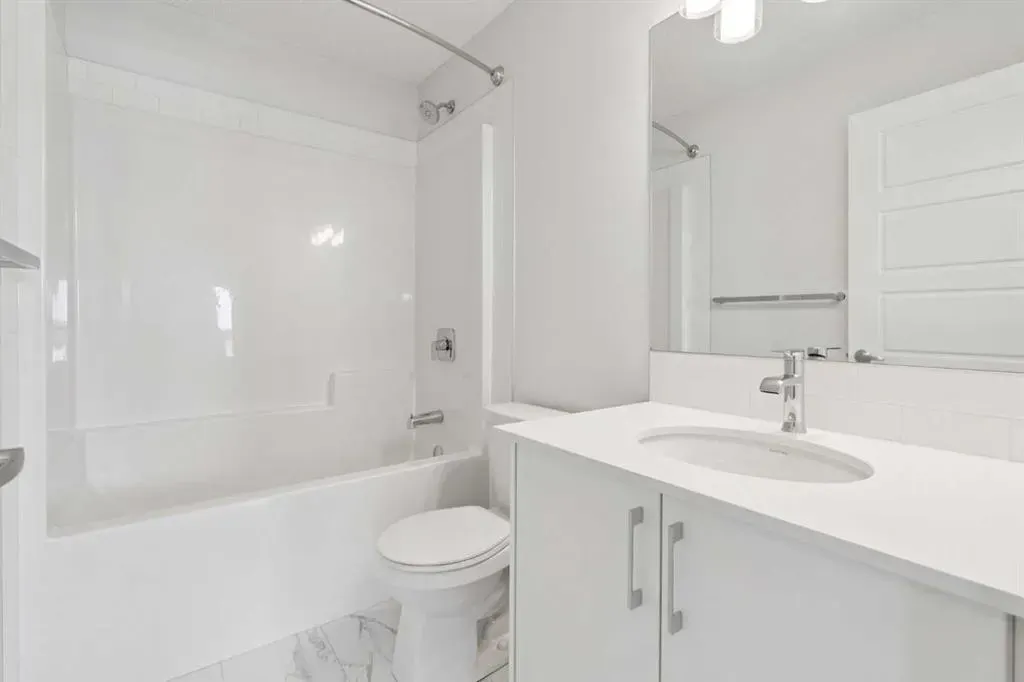 54 Evanscrest Manor NW