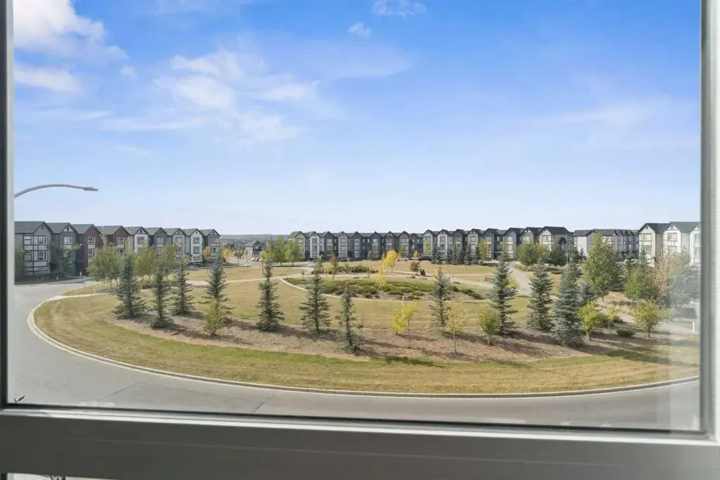 54 Evanscrest Manor NW